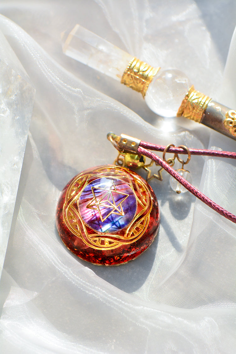 Colgante de collar de cristal rojo geométrico sagrado