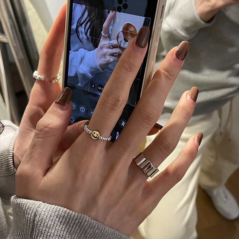 Anillo elástico con cuentas de perlas de agua dulce