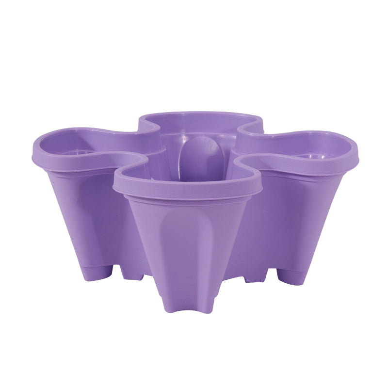 El Lavabo Tridimensional De Fresa De Cuatro Pétalos Se Puede Superponer En El Balcón