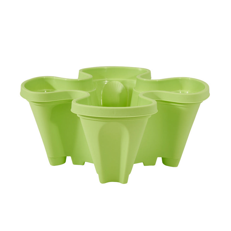 El Lavabo Tridimensional De Fresa De Cuatro Pétalos Se Puede Superponer En El Balcón